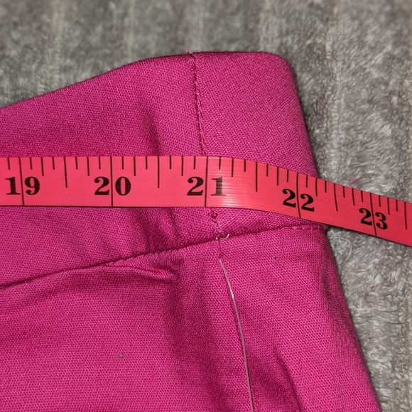 St. John's Bay Secretly Slender Mid Rise Plus Capris Pink Size 24W NWT - Picture 7 of 11